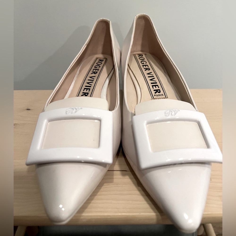 Roger Vivier Cream Flats - Picture 3 of 7